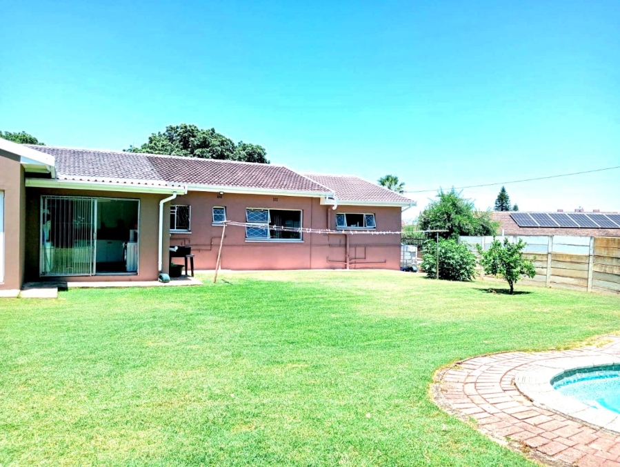 5 Bedroom Property for Sale in Vanes Estate Eastern Cape